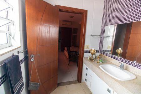 Casa à venda com 70m², 2 quartos e 1 vaga Casa à venda com 70m², 2 quartos e 1 vagaBanheiro da Suíte