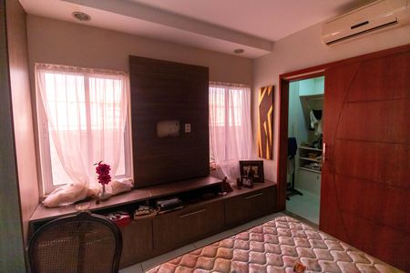 Casa à venda com 70m², 2 quartos e 1 vaga Casa à venda com 70m², 2 quartos e 1 vagaSuíte