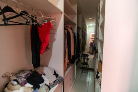 Casa à venda com 70m², 2 quartos e 1 vaga Casa à venda com 70m², 2 quartos e 1 vagaCloset da suíte