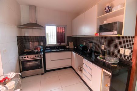 Casa à venda com 70m², 2 quartos e 1 vaga Casa à venda com 70m², 2 quartos e 1 vagaCozinha