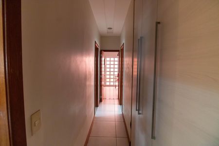 Casa à venda com 70m², 2 quartos e 1 vaga Casa à venda com 70m², 2 quartos e 1 vagaCorredor