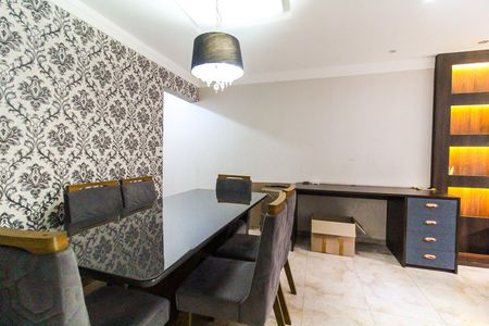 Casa para alugar com 200m², 3 quartos e 2 vagasSala