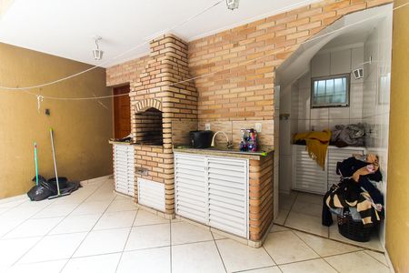 Casa para alugar com 200m², 3 quartos e 2 vagasQuintal