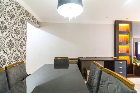 Casa para alugar com 200m², 3 quartos e 2 vagasSala