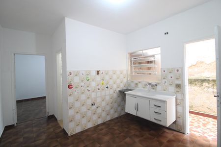 Cozinha de casa para alugar com 2 quartos, 48m² em Vila Marari, São Paulo
