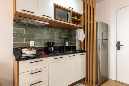 Cozinha de apartamento para alugar com 1 quarto, 27m² em Vila Olímpia, São Paulo