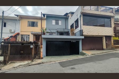 Casa à venda com 145m², 3 quartos e 1 vaga Casa à venda com 145m², 3 quartos e 1 vagaFachada