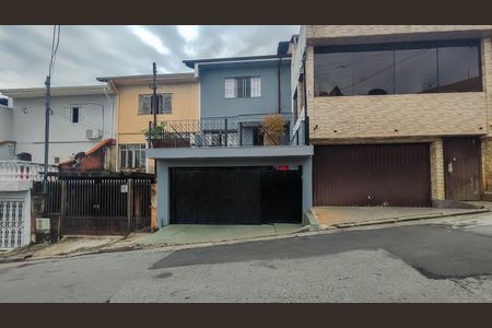 Casa à venda com 145m², 3 quartos e 1 vaga Casa à venda com 145m², 3 quartos e 1 vagaFachada