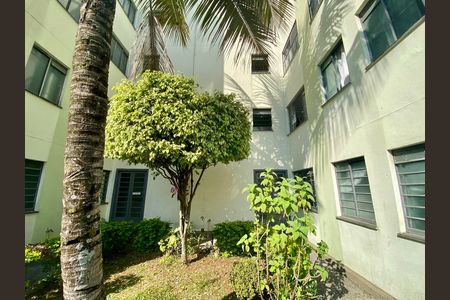Apartamento à venda com 52m², 2 quartos e 1 vaga Apartamento à venda com 52m², 2 quartos e 1 vagaFachada do bloco