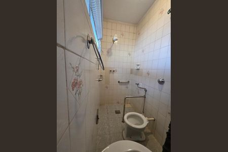 Casa para alugar com 220m², 4 quartos e 2 vagas
