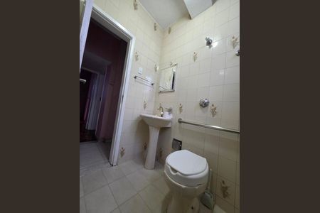 Casa para alugar com 220m², 4 quartos e 2 vagas
