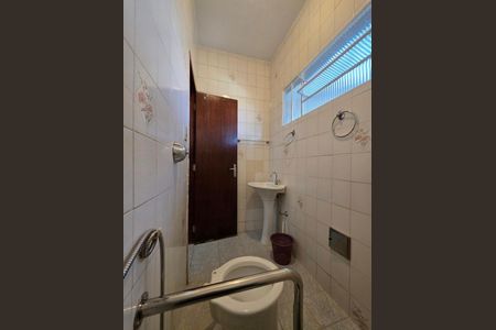 Casa para alugar com 220m², 4 quartos e 2 vagas