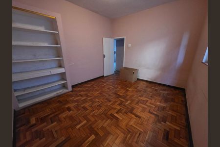 Casa para alugar com 220m², 4 quartos e 2 vagas