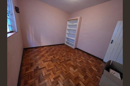 Casa para alugar com 220m², 4 quartos e 2 vagas