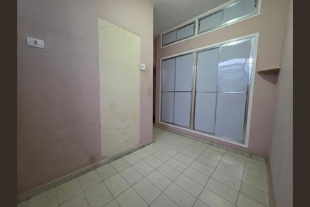 Casa para alugar com 220m², 4 quartos e 2 vagas