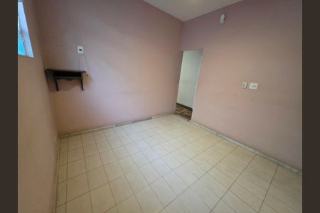 Casa para alugar com 220m², 4 quartos e 2 vagas