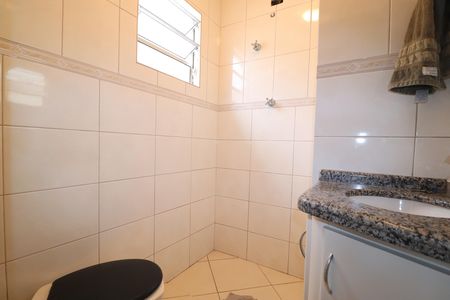 Casa à venda com 173m², 3 quartos e 3 vagasBanheiro Quarto 1 suíte