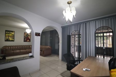 Casa à venda com 173m², 3 quartos e 3 vagasEscritório