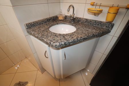 Casa à venda com 173m², 3 quartos e 3 vagasBanheiro Quarto 1 suíte