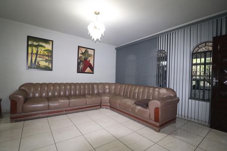 Casa à venda com 173m², 3 quartos e 3 vagasSala
