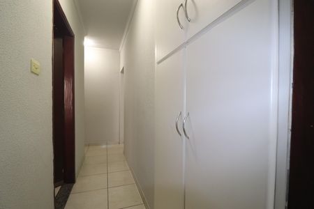 Casa à venda com 173m², 3 quartos e 3 vagasCorredor Quarto 1 suíte