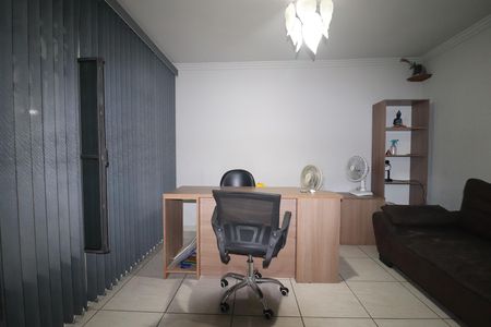 Casa à venda com 173m², 3 quartos e 3 vagasEscritório