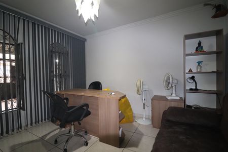Casa à venda com 173m², 3 quartos e 3 vagasEscritório