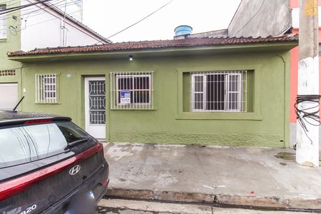 Casa para alugar com 90m², 3 quartos e 1 vaga Casa para alugar com 90m², 3 quartos e 1 vagaFachada + Placa