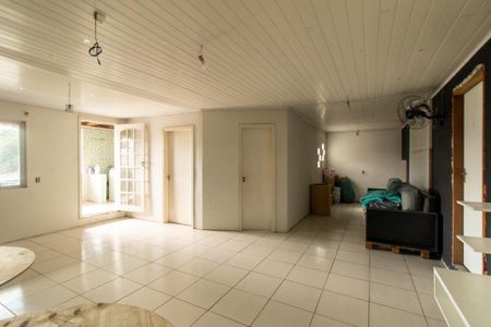 Casa à venda com 560m², 3 quartos e 2 vagas Casa à venda com 560m², 3 quartos e 2 vagasÁrea comum