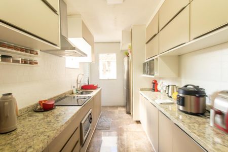 Casa à venda com 560m², 3 quartos e 2 vagas Casa à venda com 560m², 3 quartos e 2 vagasCozinha