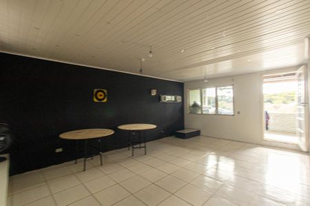 Casa à venda com 560m², 3 quartos e 2 vagas Casa à venda com 560m², 3 quartos e 2 vagasÁrea comum