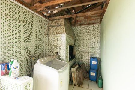Casa à venda com 560m², 3 quartos e 2 vagas Casa à venda com 560m², 3 quartos e 2 vagasÁrea de Serviço