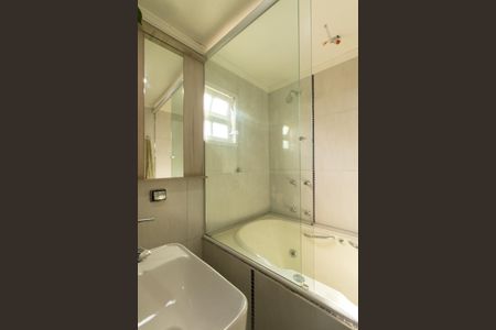 Casa à venda com 560m², 3 quartos e 2 vagas Casa à venda com 560m², 3 quartos e 2 vagasBanheiro da Suíte