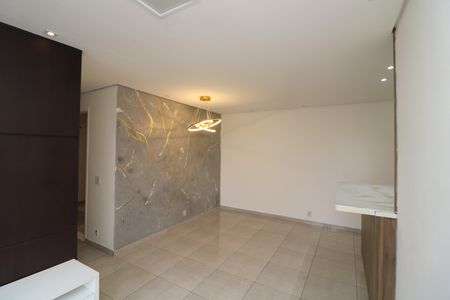 Sala de apartamento à venda com 3 quartos, 68m² em Sítio da Figueira, São Paulo