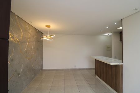 Sala de apartamento à venda com 3 quartos, 68m² em Sítio da Figueira, São Paulo