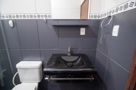 Casa para alugar com 178m², 3 quartos e 2 vagasBanheiro 
