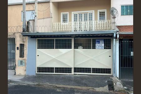 Casa para alugar com 178m², 3 quartos e 2 vagasFachada