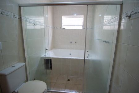 Casa para alugar com 178m², 3 quartos e 2 vagasBanheiro da Suíte 
