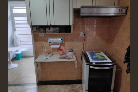 Casa à venda com 3 quartos, 144m² em Jardim Rossin, São Paulo