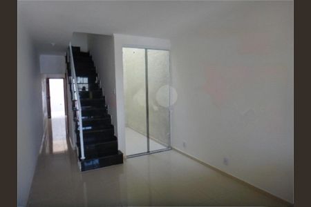 Casa à venda com 3 quartos, 100m² em Jardim Eliane, São Paulo