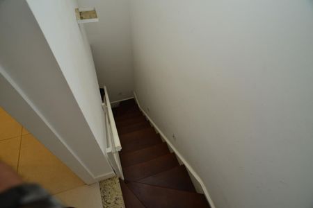 Apartamento à venda com 80m², 2 quartos e 1 vagaEscada de Acesso