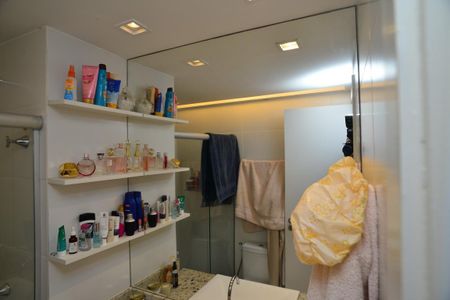 Apartamento à venda com 80m², 2 quartos e 1 vagaBanheiro Suíte Principal