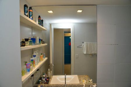 Apartamento à venda com 80m², 2 quartos e 1 vagaBanheiro Suíte