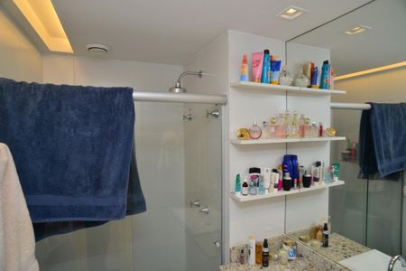 Apartamento à venda com 80m², 2 quartos e 1 vagaBanheiro Suíte Principal