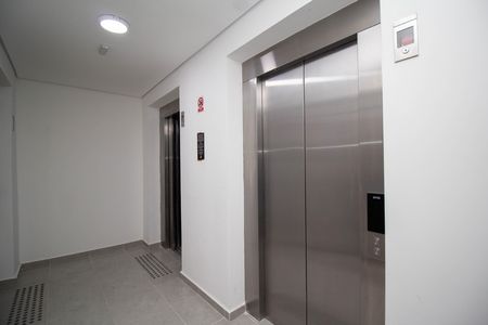 Apartamento para alugar com 44m², 2 quartos e sem vaga Apartamento para alugar com 44m², 2 quartos e sem vagaHall social