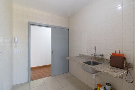 Apartamento à venda com 90m², 2 quartos e 1 vaga Apartamento à venda com 90m², 2 quartos e 1 vagaCozinha e Área de Serviço