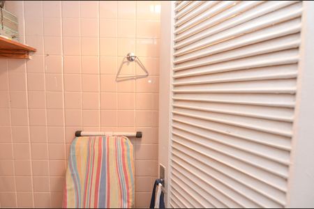 Apartamento à venda com 70m², 2 quartos e 1 vagaBanheiro de Serviço