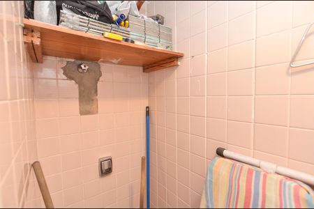 Apartamento à venda com 70m², 2 quartos e 1 vagaBanheiro de Serviço