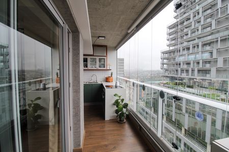 Apartamento à venda com 36m², 1 quarto e 1 vaga Apartamento à venda com 36m², 1 quarto e 1 vagaVaranda