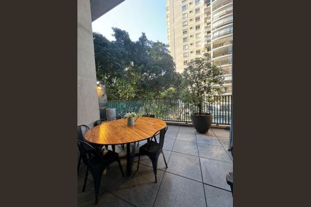 Apartamento à venda com 97m², 1 quarto e 1 vaga Apartamento à venda com 97m², 1 quarto e 1 vagaVaranda